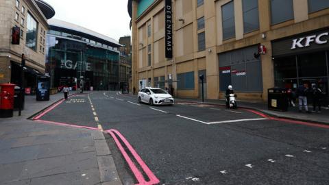 Red route lines on Newgate Street