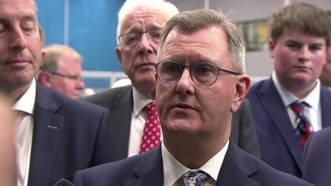 Keyframe #6The DUP leader Sir Jeffrey Donaldson, was elected in his constituency on the first count