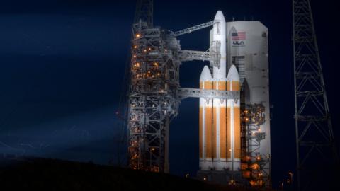 Nasa's Delta-IV Heavy rocket with the Parker Solar Probe onboard