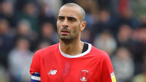 Darren Pratley in action for Leyton Orient