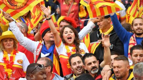 Catalans Dragons fans