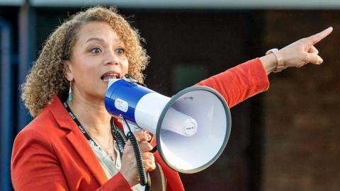 Kim Campbell (ANGELA GRIFFIN) in Waterloo Road