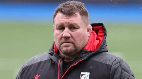 Dai Young oversees Cardiff Rugby training