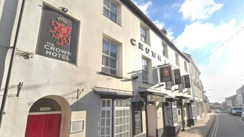 Crown Hotel, Pwllheli