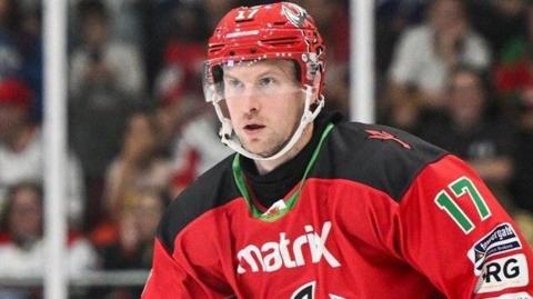 Mark Richardson in action for Cardiff Devils