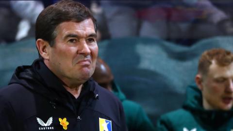 Nigel Clough in the dugout for Mansfield