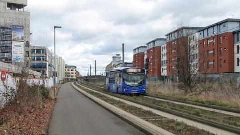 Whippet bus on southern section of Cambridge busway, 2017
