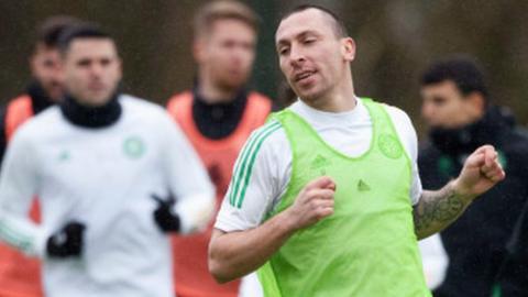 Scott Brown trains with the Celtic squad