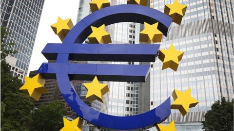 Euro logo sculpture in Frankfurt
