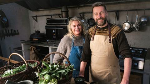 Coinneach cuide ri Jacqueline aig Salthamn