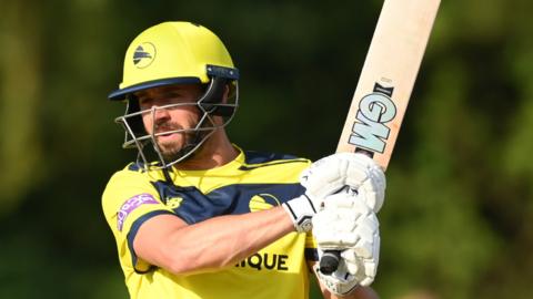 Hampshire Hawks opener James Vince