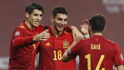 Ferran Torres celebrates