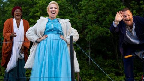 Elizabeth Llewellyn (Mimi), Rhian Lois (Musetta) and Roland Wood (Marcello)