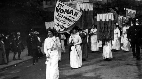 Suffragettes and suffragists both wanted votes for women but they took very different approaches to get it.