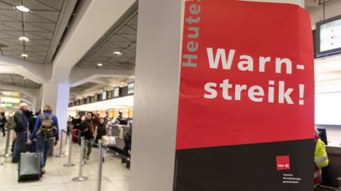 Strike notice, Tegel airport in Berlin, 7 Jan 19