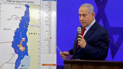 Israeli Prime Minster Benjamin Netanyahu speaks during his announcement on September 10,