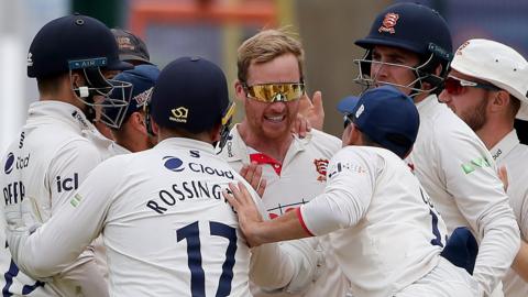 Essex spinner Simon Harmer