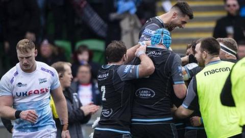 Glasgow Warriors celebrate DTH Van der Merwe's opening try