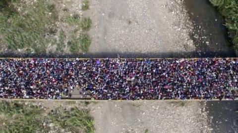 Thousands of Venezuelans are trying to enter Colombia through the border crossing of Cucuta on the Simon Bolivar international bridge
