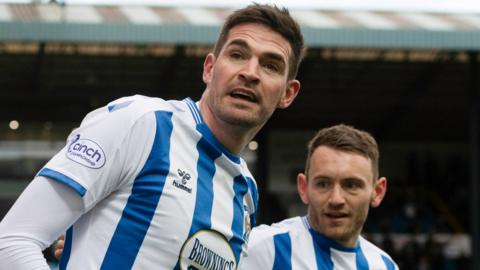 Kyle Lafferty celebrates