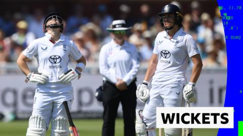 Heather Knightand and Nat Sciver-Brunt reaction to the umpires call