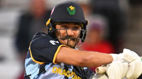 Kiran Carlson batting