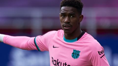 Junior Firpo playing for Barcelona