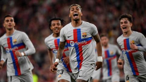 Athletic Bilbao 4-2 Barcelona: Basque side win Copa del Rey thriller - BBC  Sport