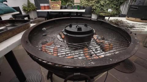 Cast iron cooker in Next Door