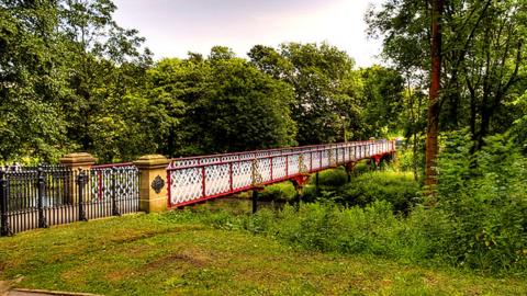 Queens Park, Bolton