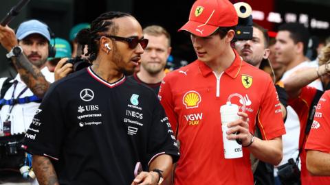 Lewis Hamilton and Oliver Bearman in conversation before the Saudi Arabia Grand Prix