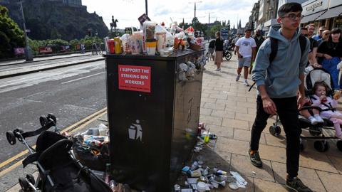 Overflowing bins in Edinburgh