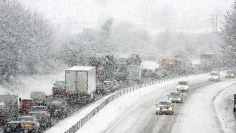 Traffic on the M80