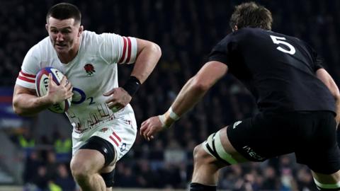 Tom Curry carries the ball