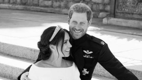 Harry and Meghan on the steps