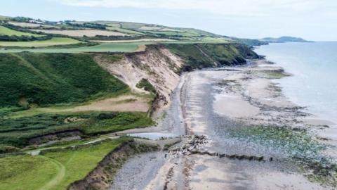 An aerial photo of Glenn Mooar beach