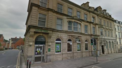 Lloyds bank in Swindon