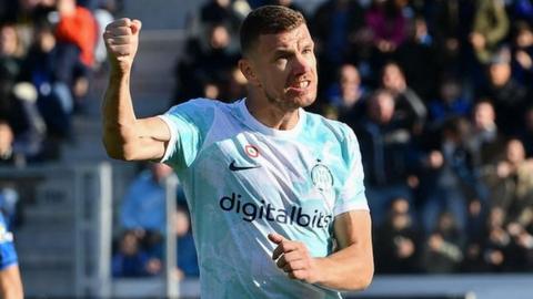 Inter Milan's Edin Dzeko celebrates equalising goal v Atalanta in Serie A