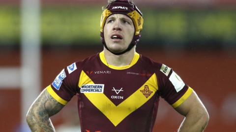 Theo Fages in action for Huddersfield Giants