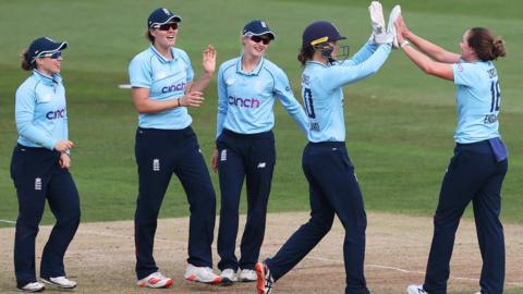 England celebrating a wicket against New Zealand