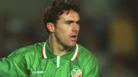 Alan McLoughlin playing for the Republic in 1994