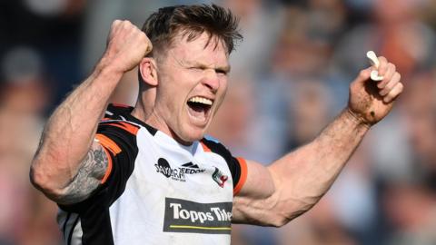 Chris Ashton