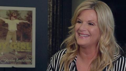 Singer Trisha Yearwood talks to the ý