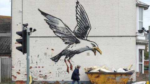 gull mural
