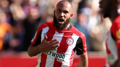 Reading 0-2 Bournemouth: Dominic Solanke and Jamal Lowe goals restore  Cherries' five-point lead - BBC Sport