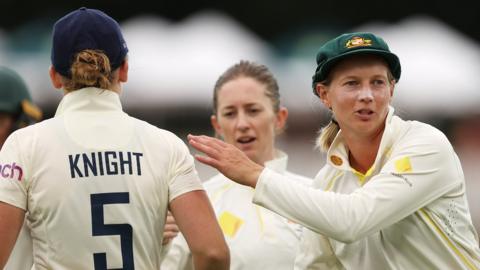 Ashes captains shake hands