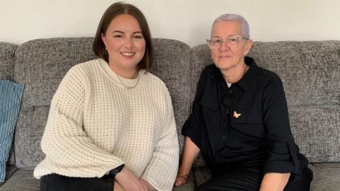 A 31-year-old woman who received a live kidney donation from her mother has praised her as a "hero".
