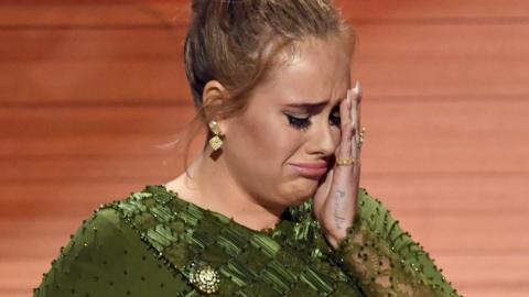 Adele gets stage fright