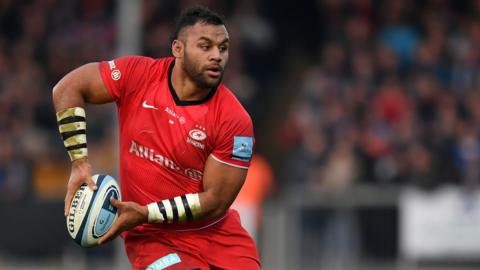 Billy Vunipola passes the ball