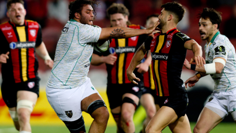 Twice winners Gloucester scored four tries on their way to the last eight